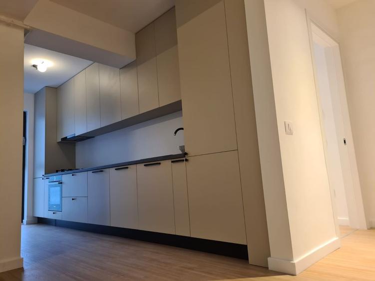 Apartament cu 4 camere decomandat în Iancu Nicolae