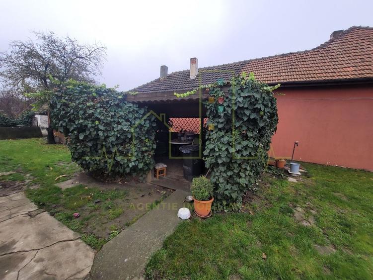 Casa in Ronat compartimentata in 2 apartamente cu intrari separate - 3