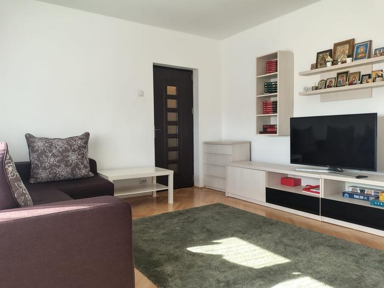 Apartament cu 2 camere circular, mobilat în Titan