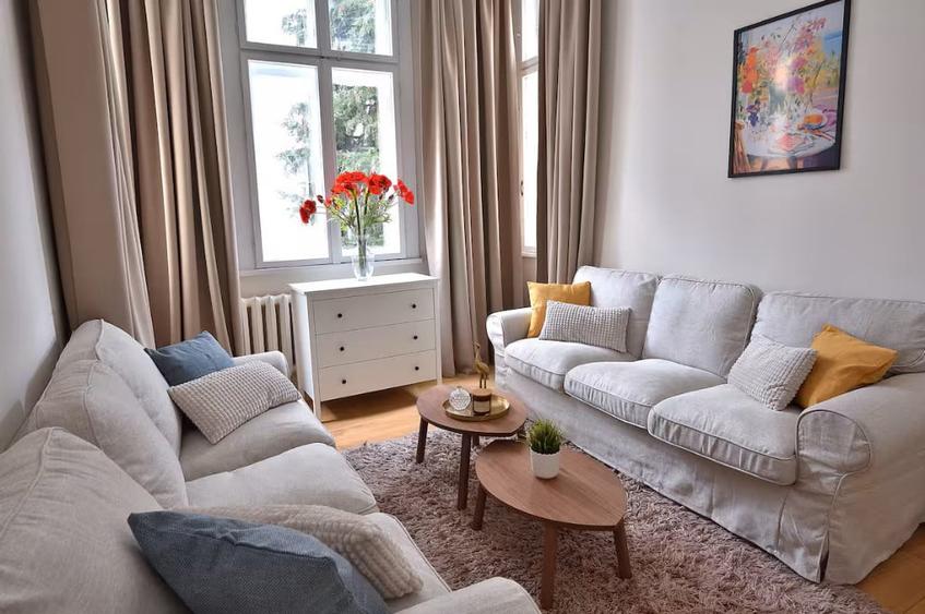 Apartament cu 3 camere decomandat în Drumul Taberei