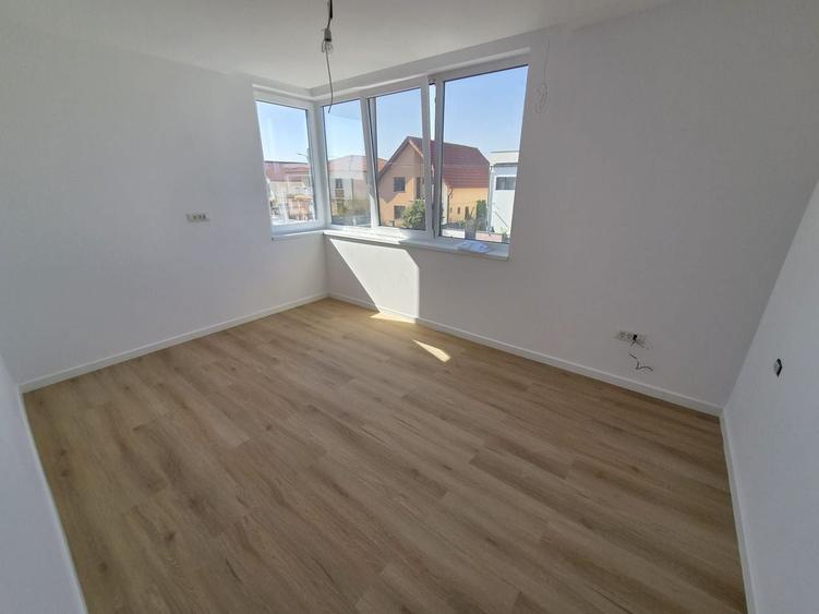 Duplex cu 3 camere cu Canalizare în Moșnița Nouă