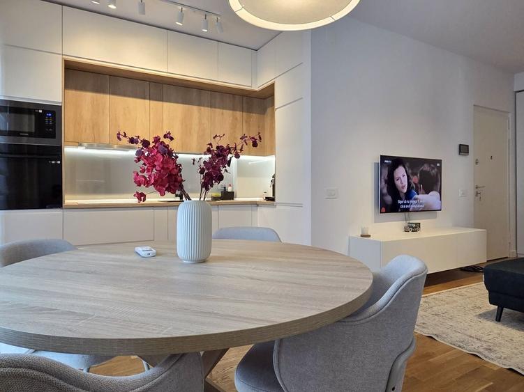 Apartament cu 2 camere decomandat, mobilat în Pipera