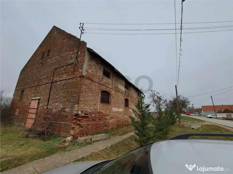 Casă cu 1 camere cu Teren 1798 Mp în Ciumeghiu