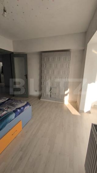 Apartament cu 4 camere decomandat în Burdujeni