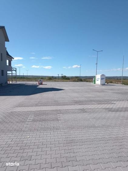 Spațiu comercial, de 240 mp, în Brădești