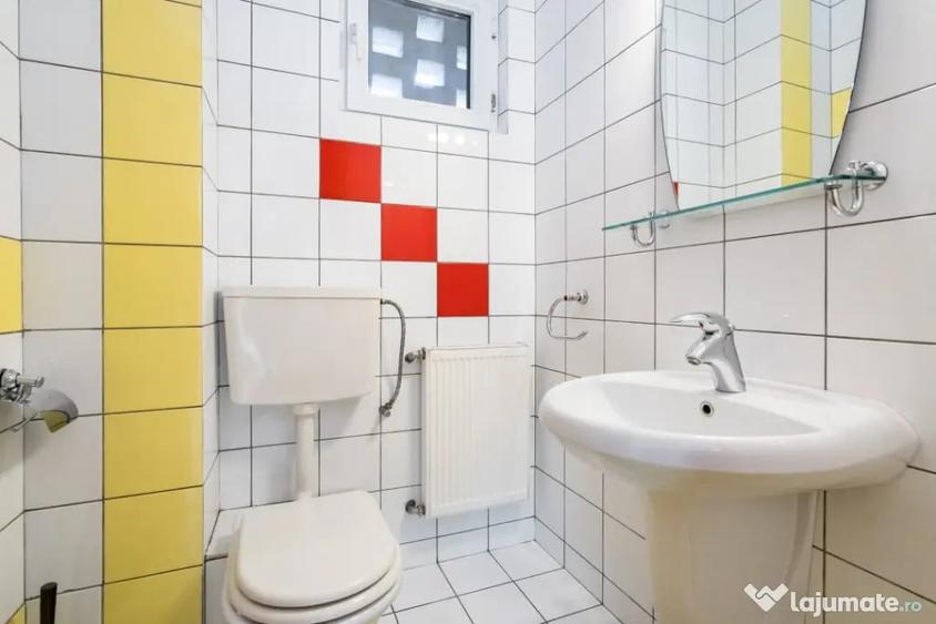 Casă cu 7 camere cu Teren 280 Mp în 1 Mai