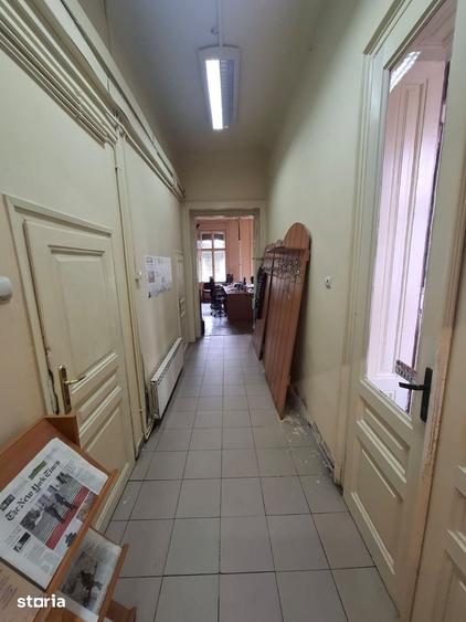 Apartament cu 4 camere în Central