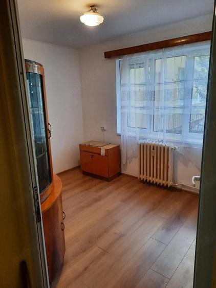 Apartament cu 3 camere semidecomandat în Mănăștur