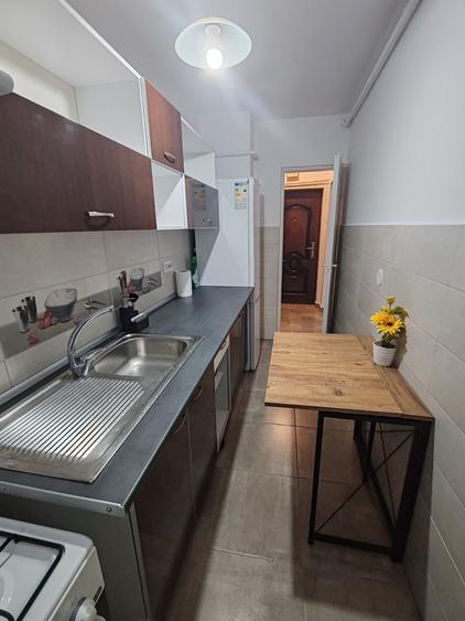 Garsonieră decomandată în Central