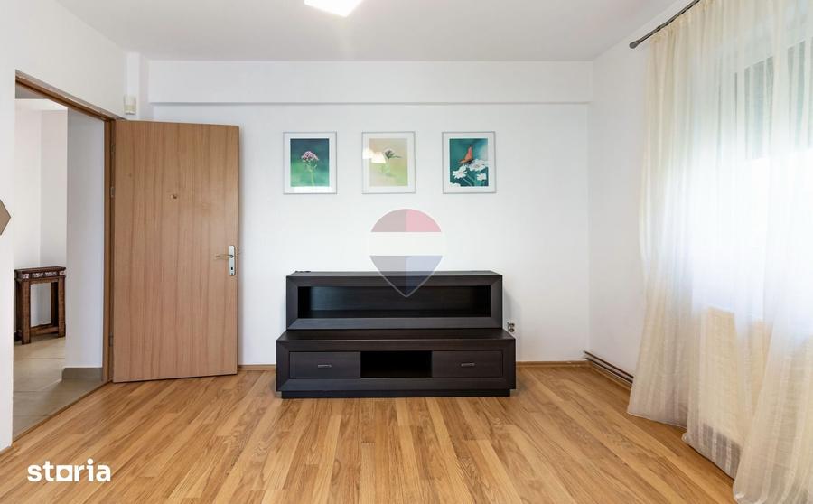 Casă cu 6 camere cu Teren 240 Mp în Corbeanca