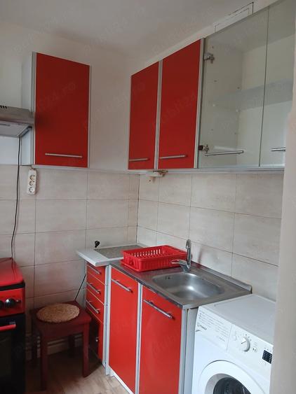 Garsonieră decomandată în Central
