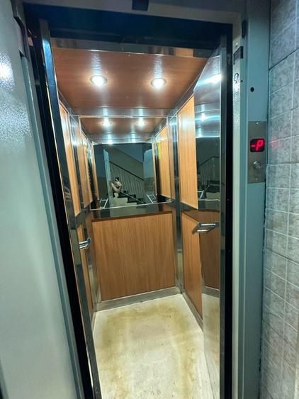Apartament cu 3 camere decomandat în Tineretului