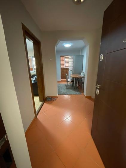 Apartament 2 camere semidecomandat 60mp+beci Valea Ro?ie - 2