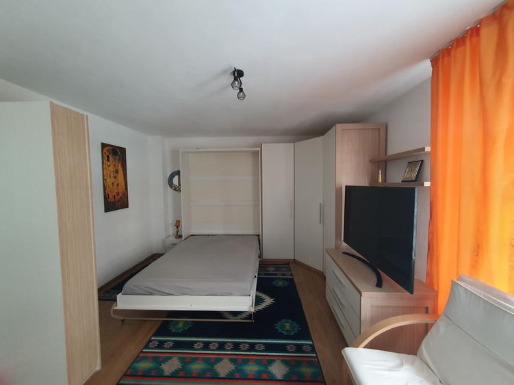 Judetean, garsoniera mobilata, 275 euro - 1
