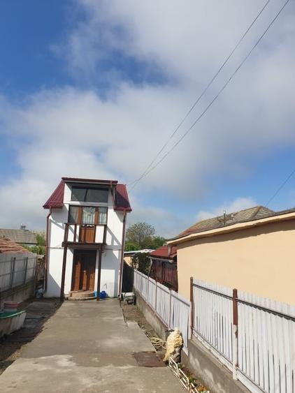 Casă individuală cu 3 camere cu Teren 400 Mp în Exterior Vest