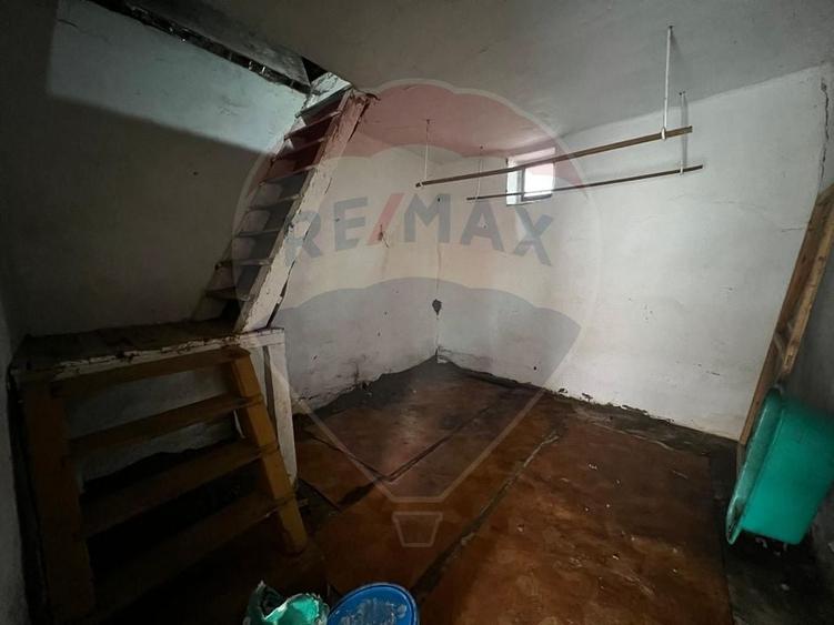 Casă cu 4 camere cu Teren 2144 Mp în Șeitin