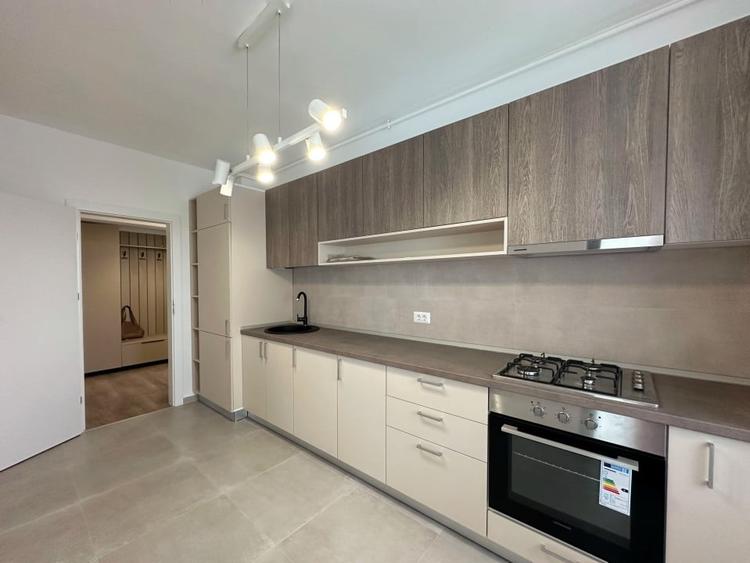 Apartament cu 2 camere decomandat, mobilat în Parcul Carol