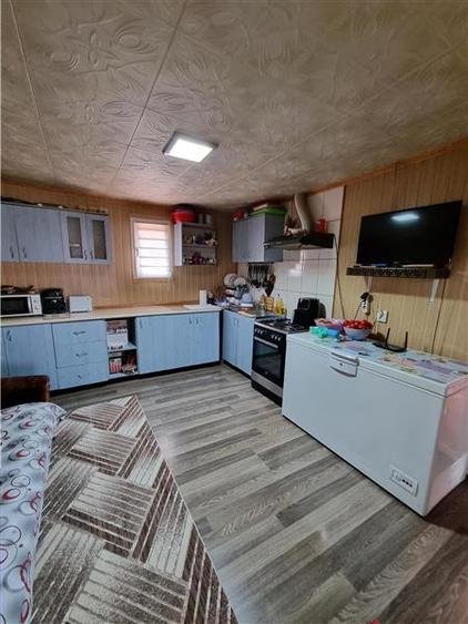 Casă individuală cu 6 camere cu Canalizare în Brânceni