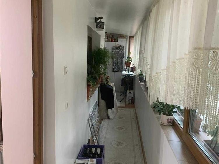 Apartament cu 4 camere decomandat în Burdujeni