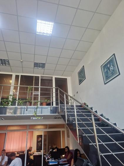 Birou, de 280 mp, în Central