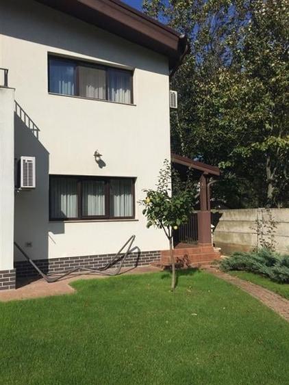 Casă individuală cu 6 camere cu Teren 550 Mp în Băneasa