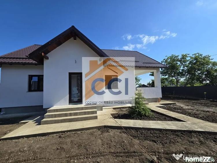 Casă cu 3 camere cu Teren 590 Mp în Sărata
