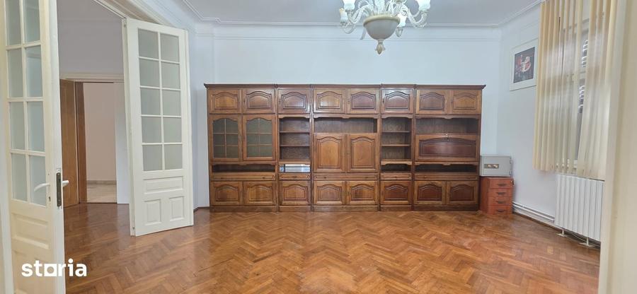 Casă cu 4 camere cu Teren 500 Mp în Far