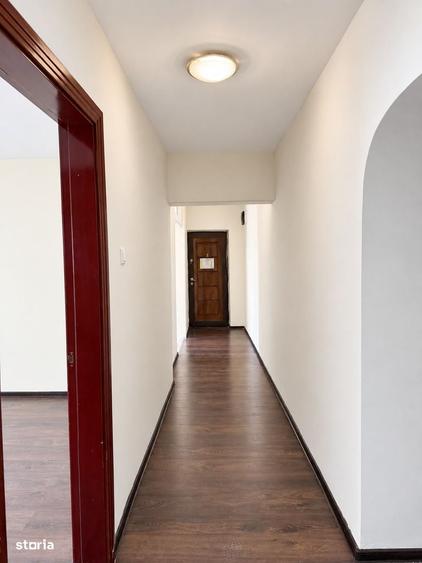 Apartament cu 4 camere în Unirii
