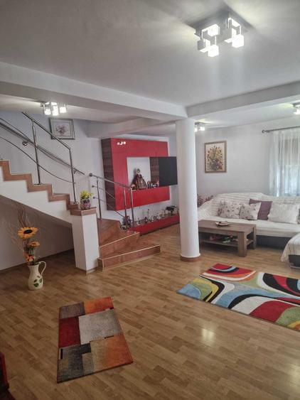 Casă cu 4 camere în Gherăiești