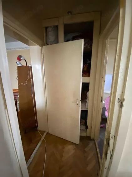Apartament cu 3 camere semidecomandat în Grivița