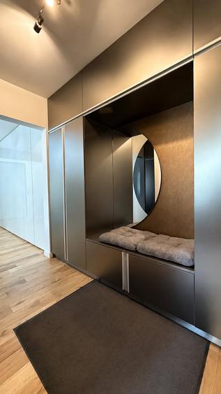 Apartament cu 3 camere semidecomandat, mobilat în Dristor