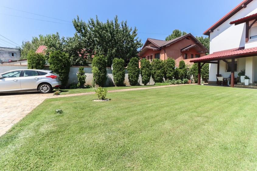 Duplex cu 4 camere cu Canalizare în 1 Decembrie