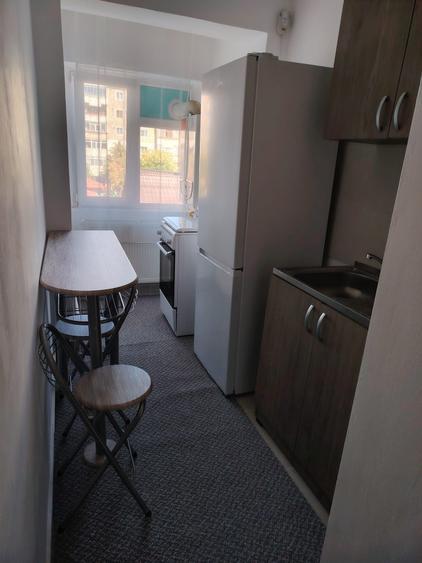 Apartament cu 2 camere semidecomandat în Micro 6