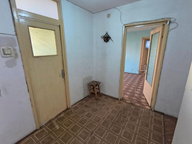 Apartament cu 3 camere în Berceni