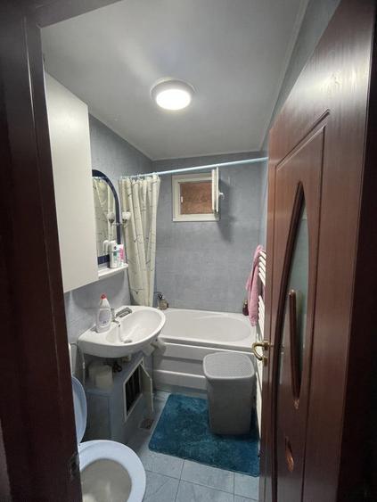 Apartament cu 3 camere de vanzare, Dealul Florilor - 8