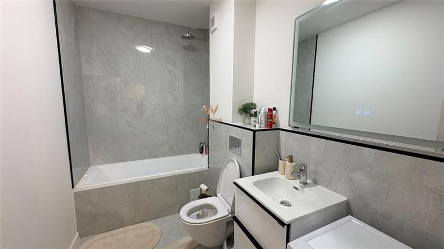Apartament cu 3 camere decomandat în Exterior Vest