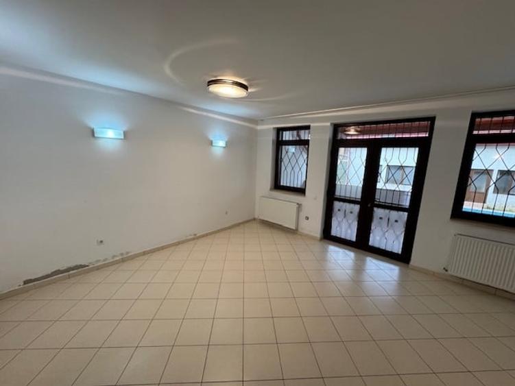 Casă cu 8 camere cu Piscina în Costinești