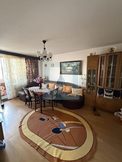 Apartament cu 3 camere decomandat, mobilat în Dârste