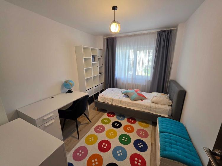 Apartament cu 4 camere decomandat în Tomis Nord
