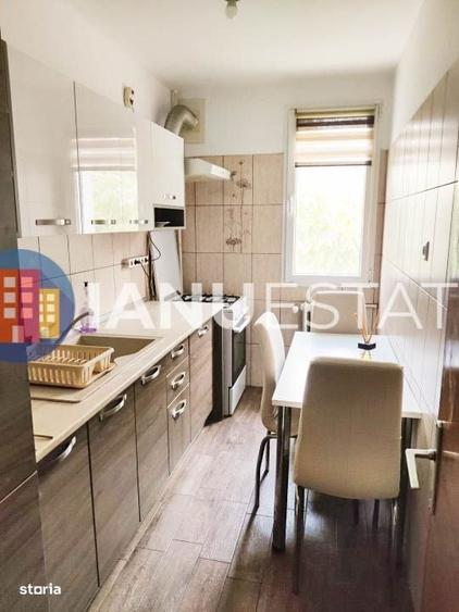 Apartament cu 3 camere semidecomandat în Dristor