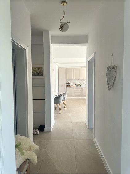 Apartament cu 3 camere decomandat în Aninoasa