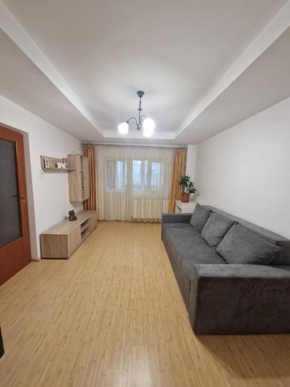 Apartament cu 2 camere decomandat în Basarabia