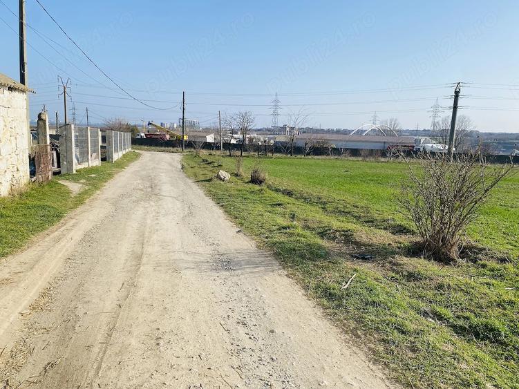 Teren de 5500 mp, în Nord