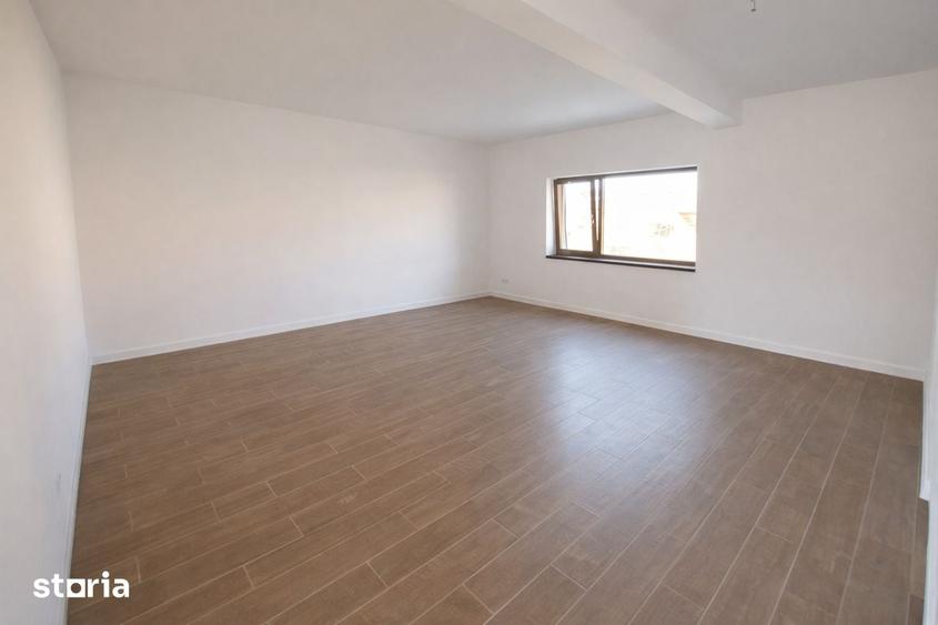Casă cu 4 camere cu Teren 500 Mp în Tomești