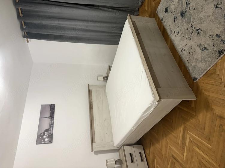 Apartament cu 3 camere decomandat în Exterior Vest