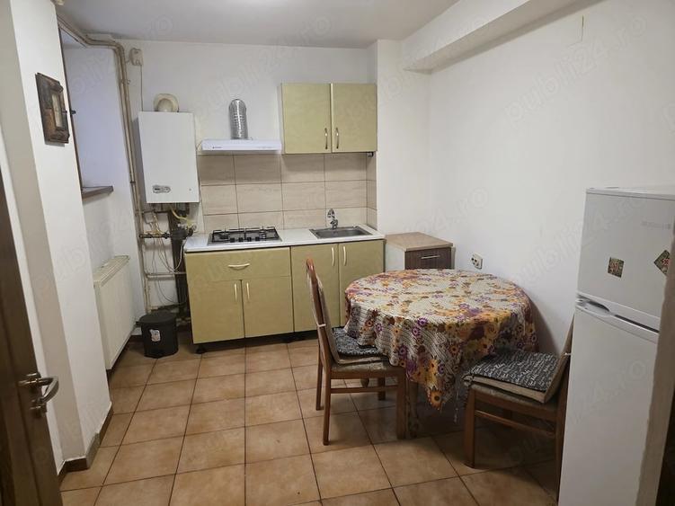Garsonieră decomandată în Central