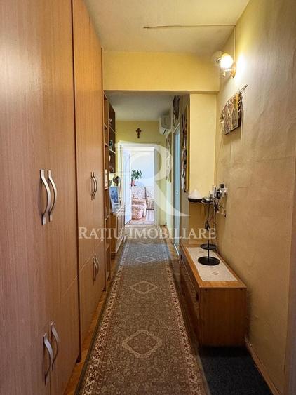 Apartament cu 4 camere decomandat, mobilat în Dacia