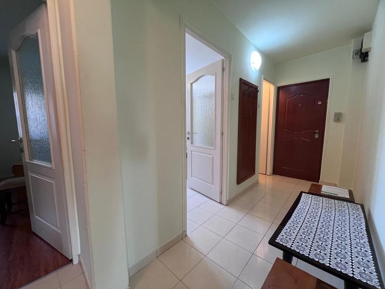 Apartament cu 2 camere decomandat în Liliacului