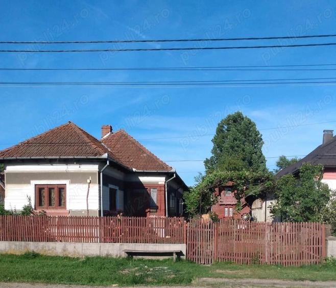 Casă cu 5 camere cu Teren 100 Mp în Pietroșani