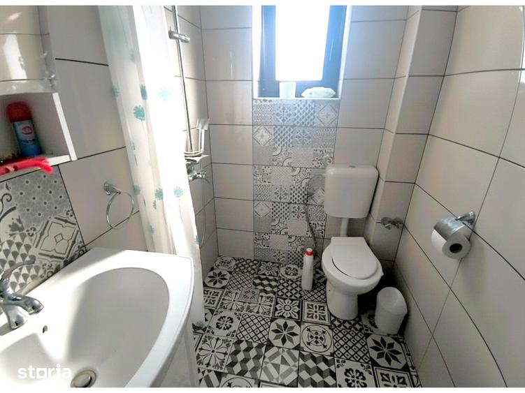 Casă cu 5 camere cu Teren 1000 Mp în Șcheia